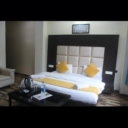Hotel Stay Well Banikhet Esterno foto