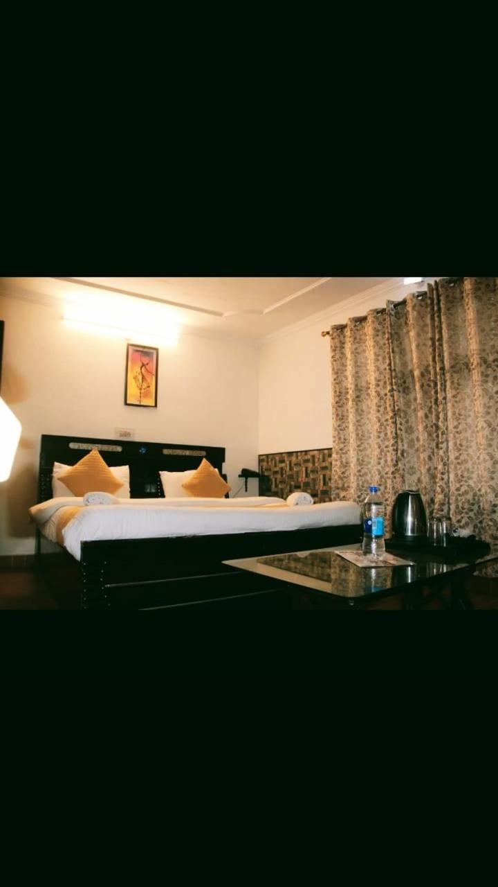 Hotel Stay Well Banikhet Esterno foto